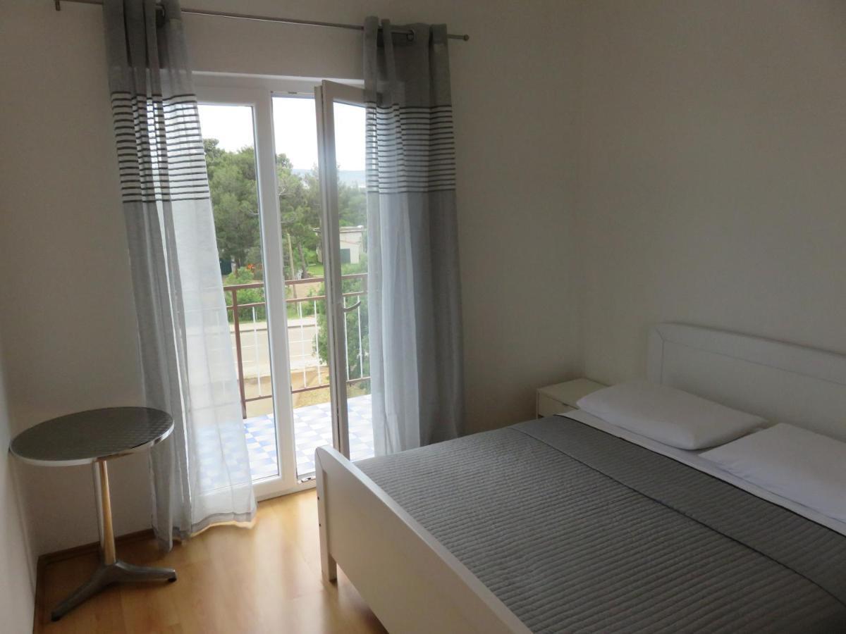 Apartmani Mm Starigrad Paklenica Luaran gambar