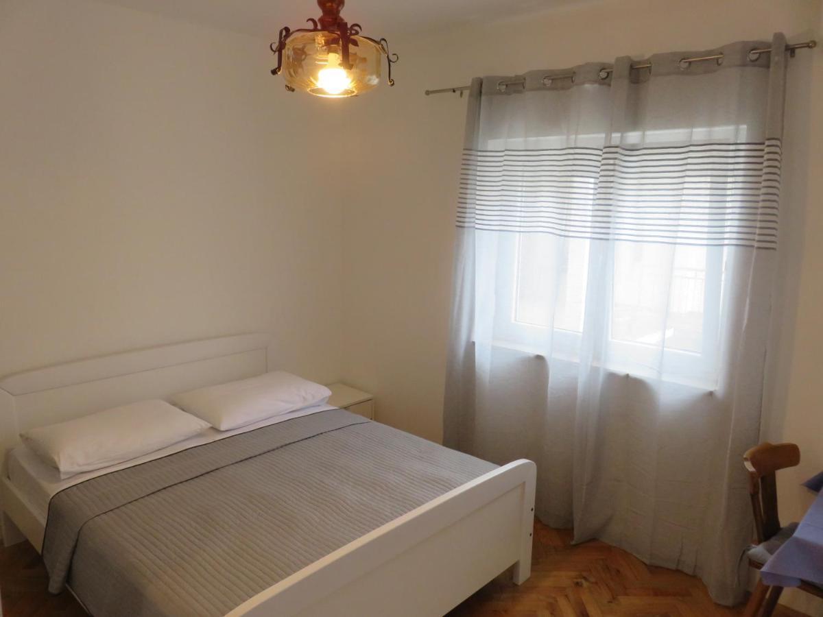 Apartmani Mm Starigrad Paklenica Luaran gambar