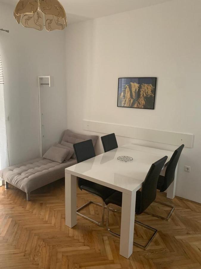 Apartmani Mm Starigrad Paklenica Luaran gambar