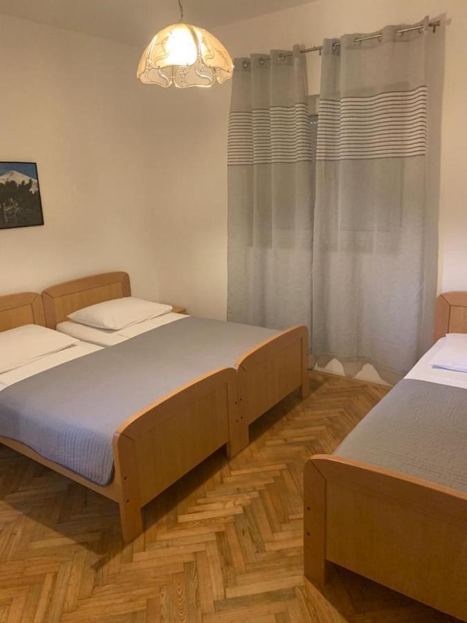 Apartmani Mm Starigrad Paklenica Luaran gambar