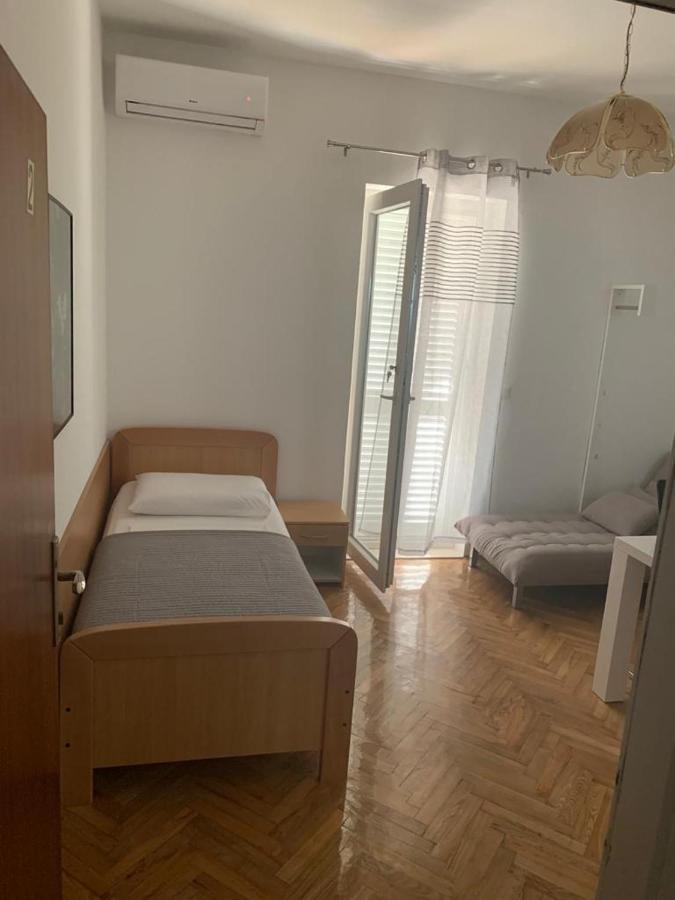 Apartmani Mm Starigrad Paklenica Luaran gambar